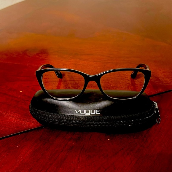 Vogue Accessories - Vogue women eyeglass